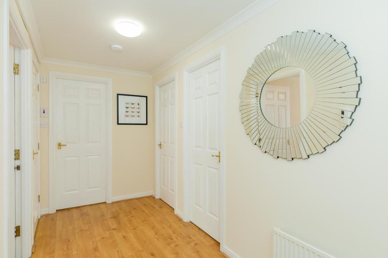 Dicksonfield Quiet Central Family Apartment With Parking Edinburgh Exterior photo